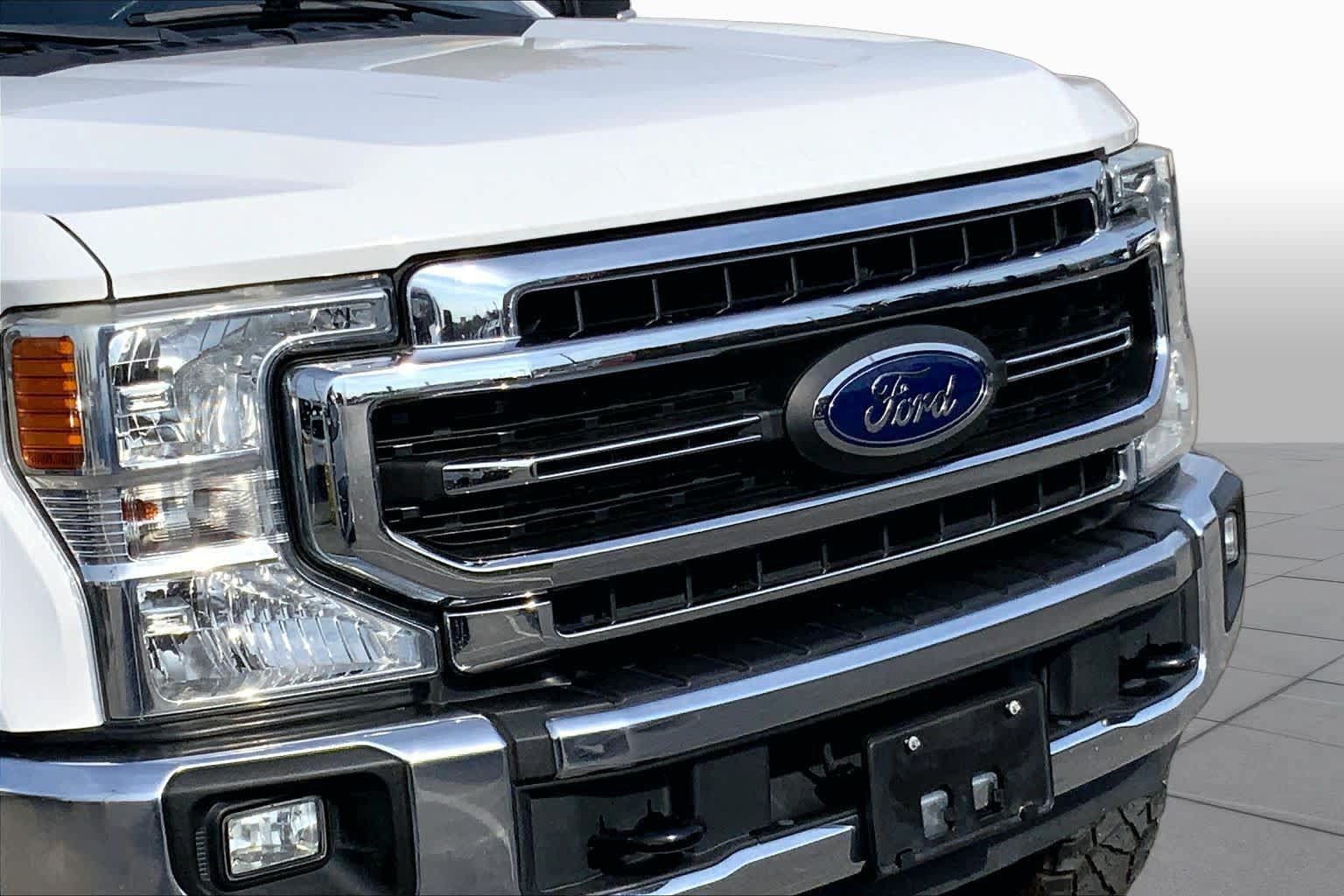 Used 2020 Ford F250 Lariat w/ Lariat Ultimate Package AWD/4WD image 27