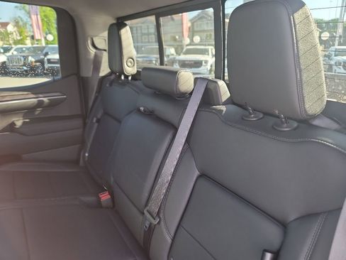 Used 2022 GMC Sierra 1500 SLT w/ SLT Premium Plus Package AWD/4WD image 13