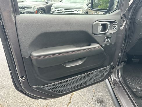 Used 2025 Jeep Wrangler Unlimited Rubicon AWD/4WD image 12