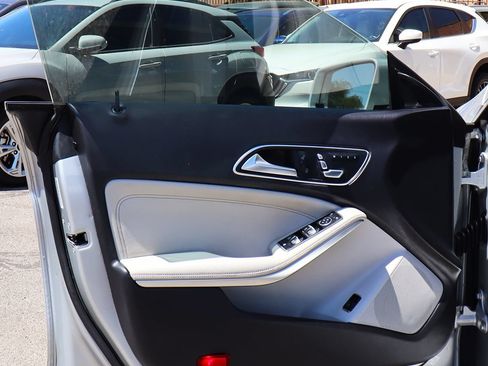 Used 2018 Mercedes-Benz CLA 250 image 37