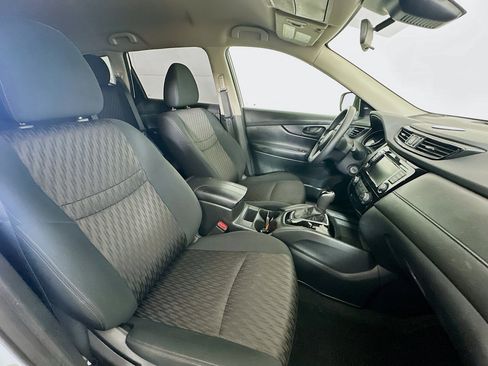 Used 2020 Nissan Rogue S image 28