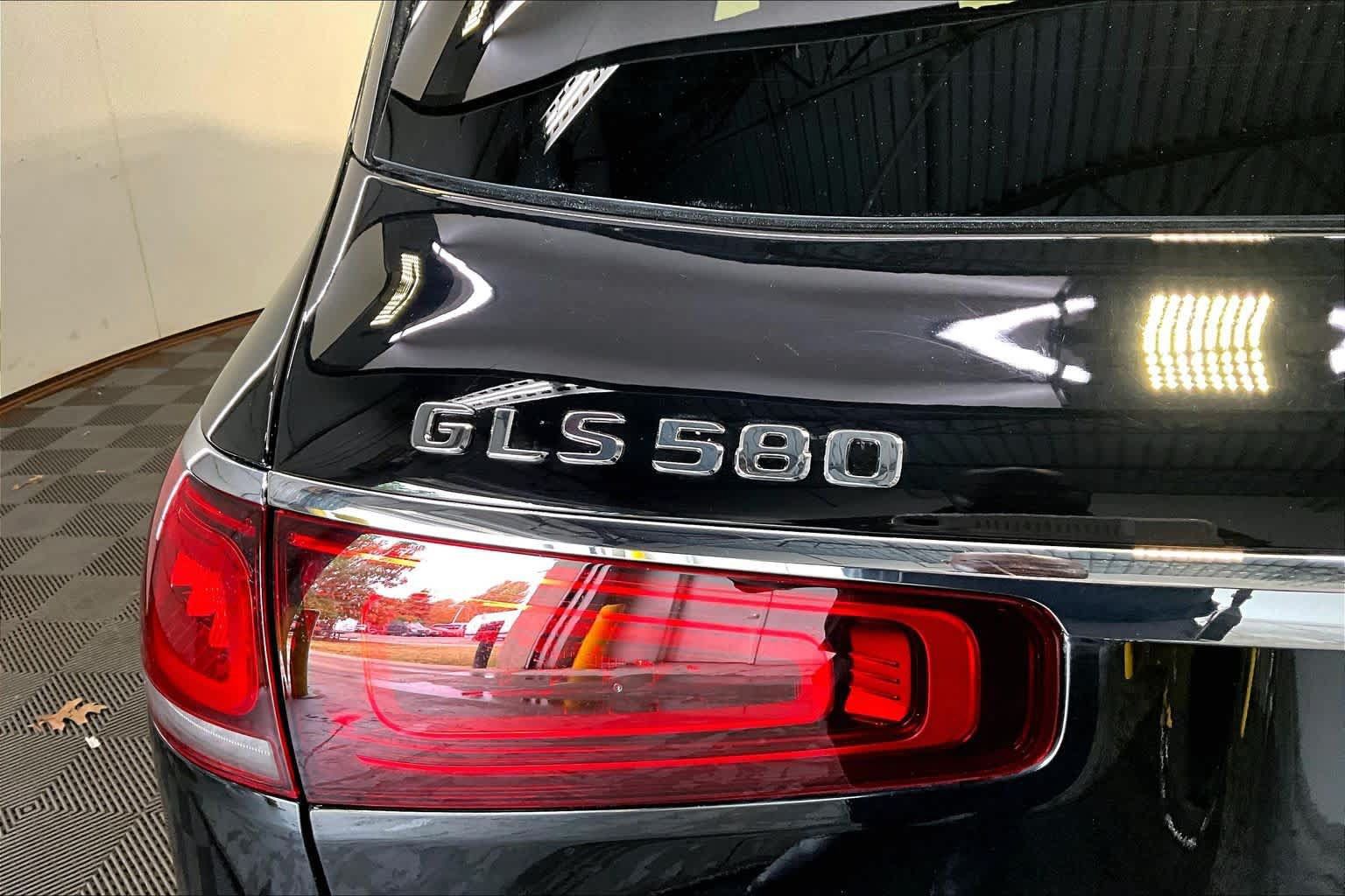 Certified 2023 Mercedes-Benz GLS 580 4MATIC image 33