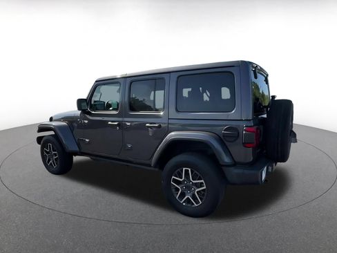 Used 2025 Jeep Wrangler Unlimited Sahara AWD/4WD image 10
