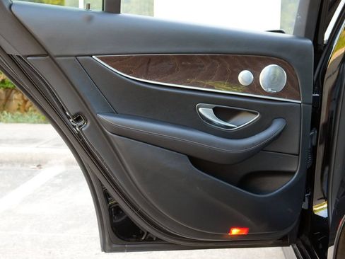 Used 2019 Mercedes-Benz E 300 image 38