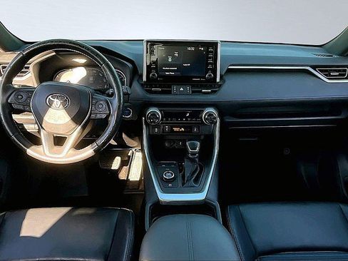 Used 2020 Toyota RAV4 XSE image 15