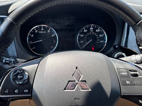 Used 2017 Mitsubishi Outlander SEL AWD/4WD image 21