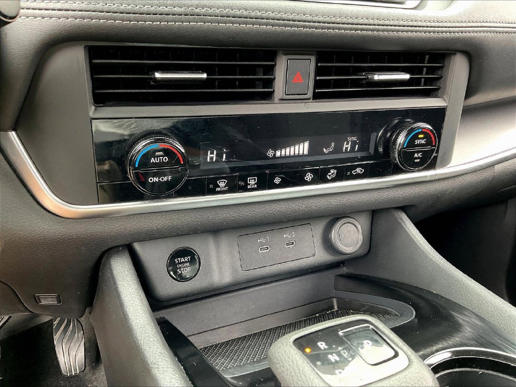 Used 2024 Nissan Rogue SV AWD/4WD image 18