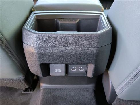 Certified 2025 Toyota Tacoma 4x4 Double Cab Hybrid image 17