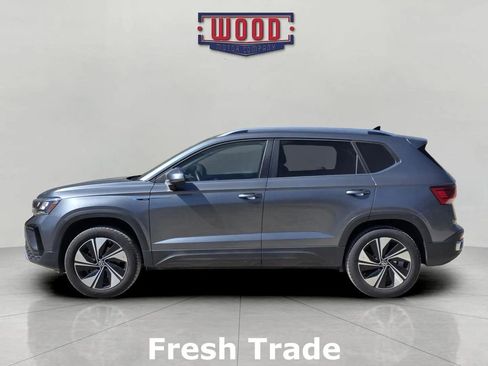 Used 2024 Volkswagen Taos SE image 4