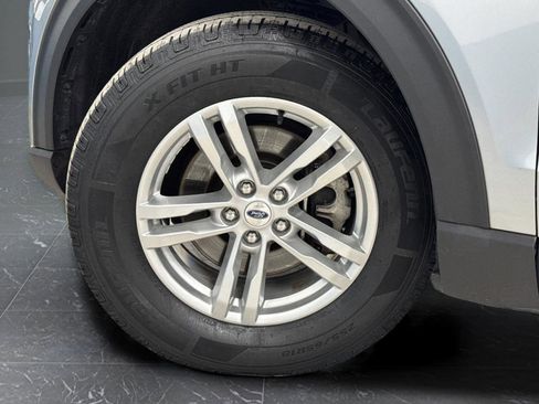 Used 2023 Ford Explorer XLT image 37