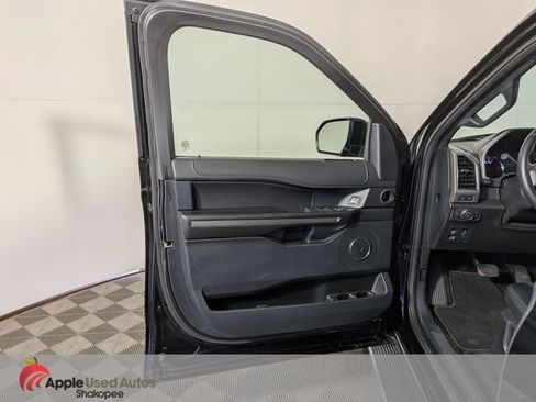Used 2018 Ford Expedition Max XLT w/ Equipment Group 202A AWD/4WD image 14
