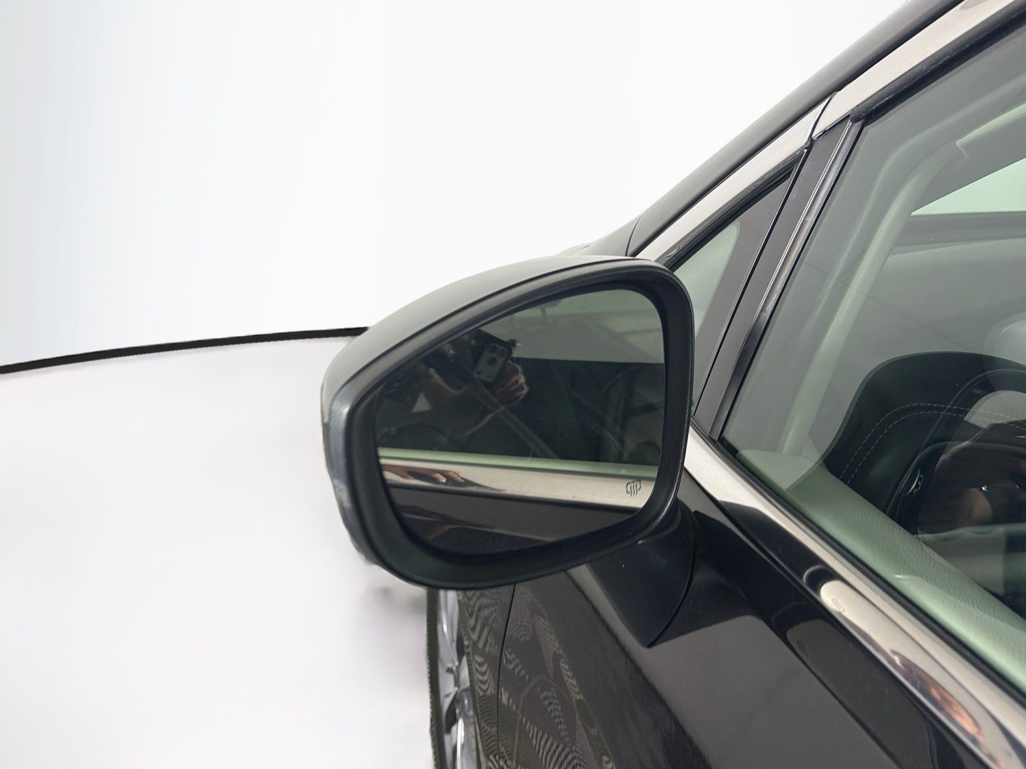 Used 2023 Chrysler Pacifica Touring-L FWD image 16