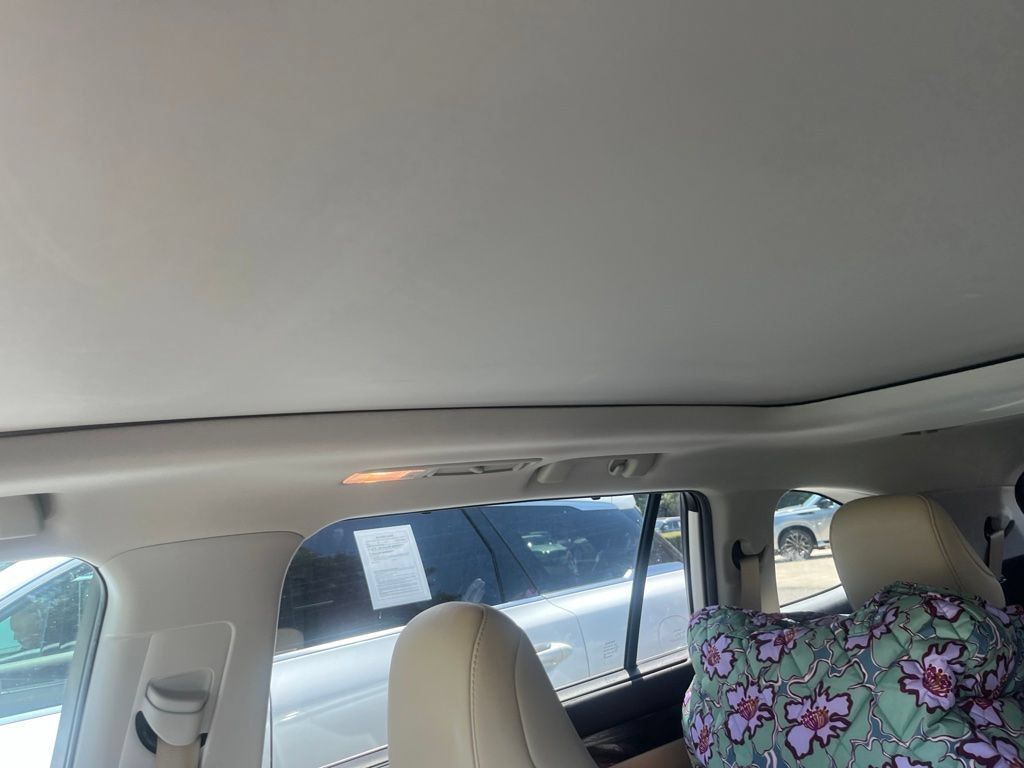 Used 2021 Toyota Highlander Platinum FWD image 4