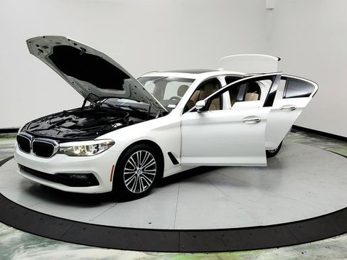 Used 2017 BMW 530i xDrive image 9