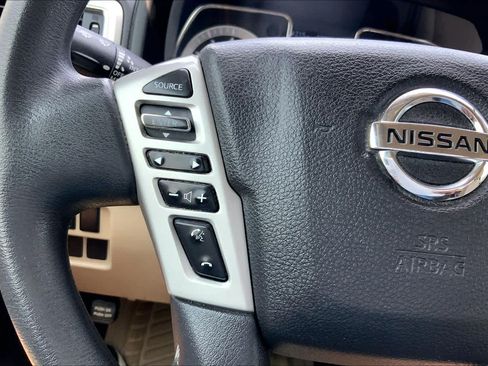 Used 2017 Nissan Titan SV RWD image 23