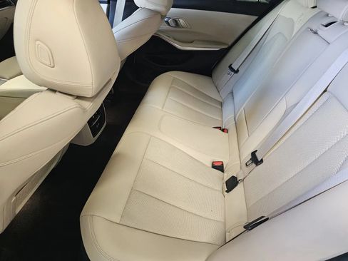 Used 2022 BMW 330i Sedan w/ Convenience Package RWD image 12