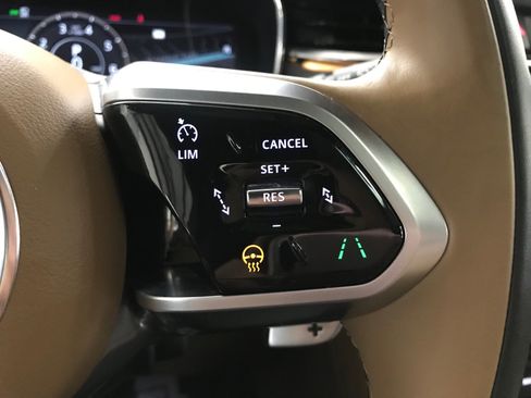 Used 2023 Jaguar F-PACE S AWD/4WD image 21
