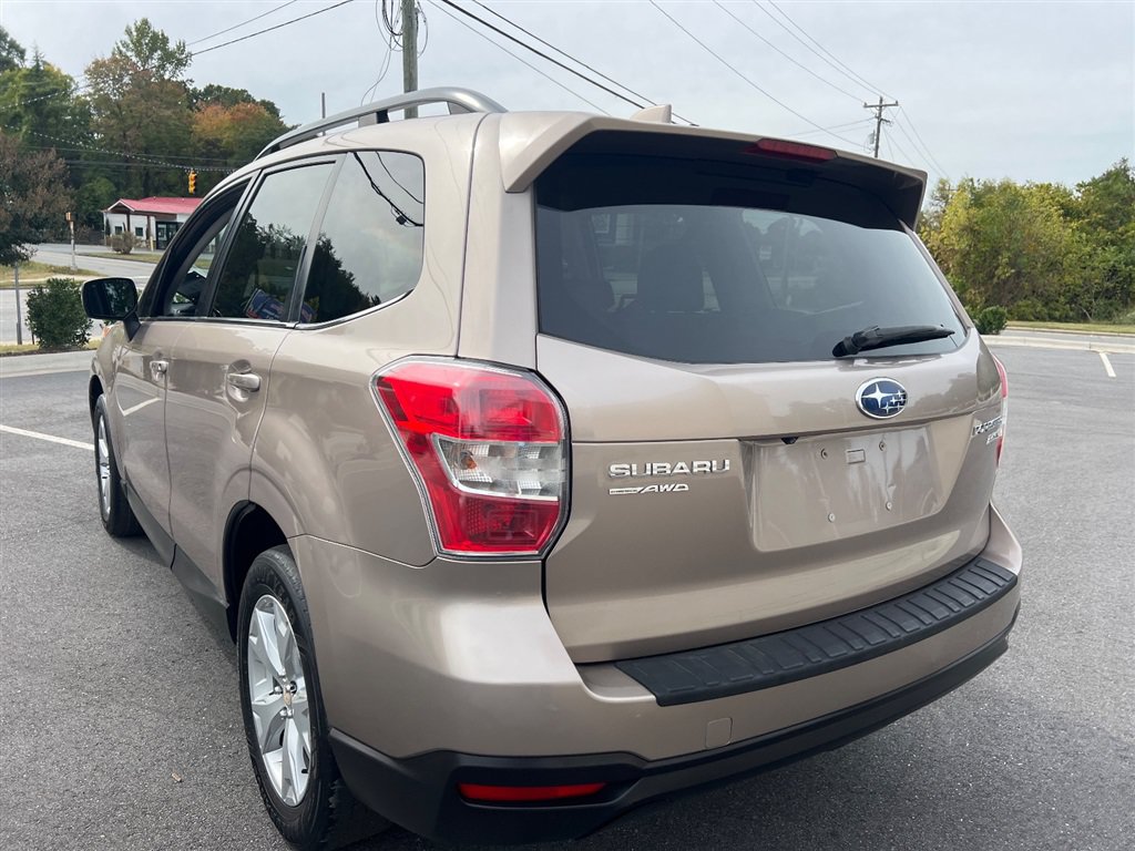 Used 2016 Subaru Forester 2.5i Limited AWD/4WD image 4