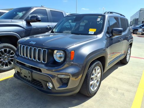 Used 2019 Jeep Renegade Latitude FWD image 1
