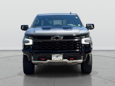 Used 2023 Chevrolet Silverado 1500 ZR2 w/ Technology Package AWD/4WD image 2