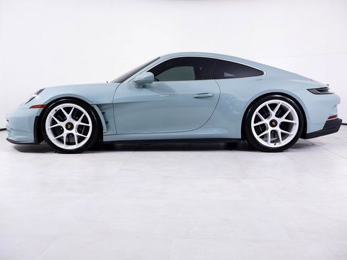 Certified 2024 Porsche 911 GT3 RS image 2
