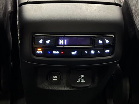 Used 2024 Hyundai Palisade Limited image 24