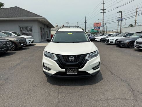 Used 2018 Nissan Rogue SV w/ Premium Package AWD/4WD image 2