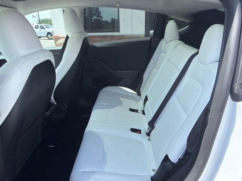 Used 2023 Tesla Model Y Performance AWD/4WD image 4