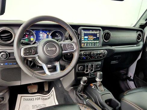 Used 2023 Jeep Wrangler Unlimited Sahara AWD/4WD image 11
