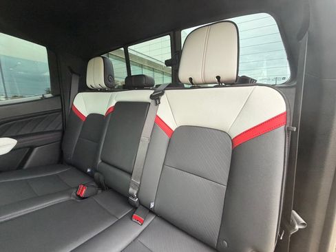 Used 2024 GMC Canyon AT4X AWD/4WD image 23