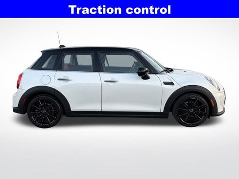 Used 2024 MINI Cooper 4-Door Hardtop image 8