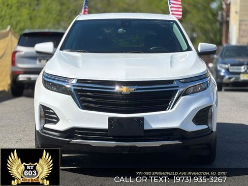 Used 2024 Chevrolet Equinox LT AWD/4WD image 2