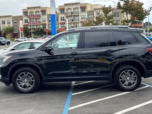 Certified 2024 Honda Passport TrailSport image 7