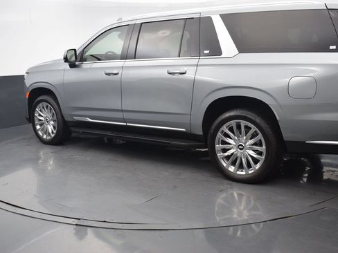 Certified 2024 Cadillac Escalade ESV Premium Luxury AWD/4WD image 4