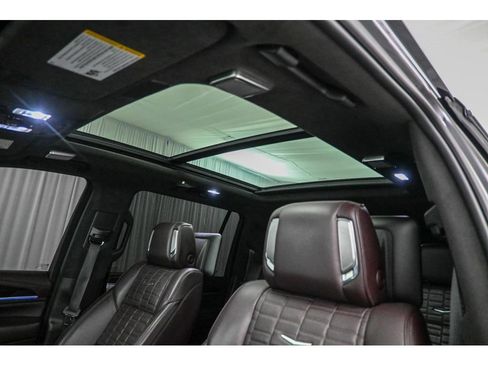 Used 2022 Cadillac Escalade ESV Premium Luxury Platinum image 11