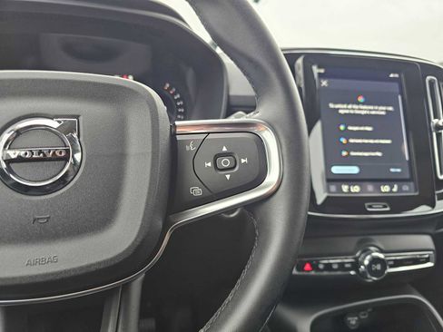 Used 2025 Volvo XC40 B5 Ultra w/ Protection Package Premier image 35