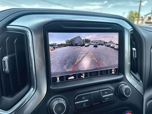 Used 2021 Chevrolet Silverado 1500 LTZ w/ LTZ Premium Package AWD/4WD image 14