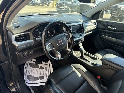Used 2019 GMC Acadia SLT w/ LPO, Black Accent Package image 17