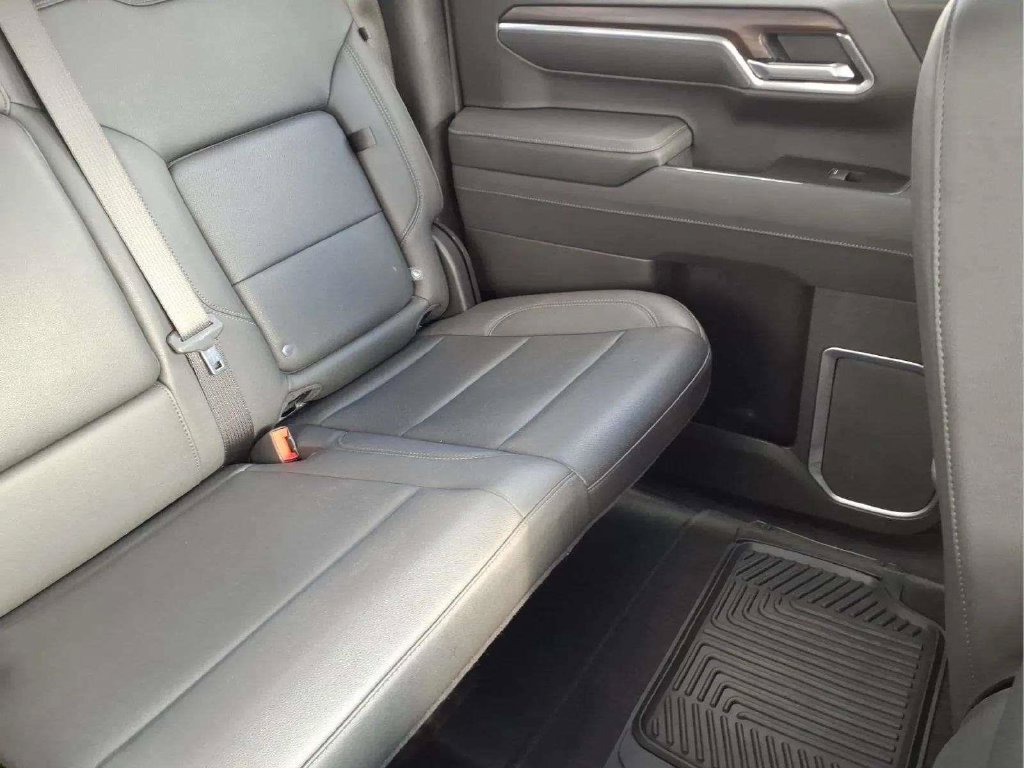 Used 2025 GMC Sierra 1500 SLT RWD image 17
