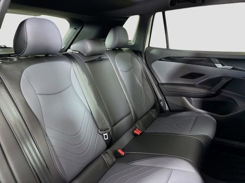 New 2026 Volkswagen Tiguan SE R-Line AWD/4WD image 28