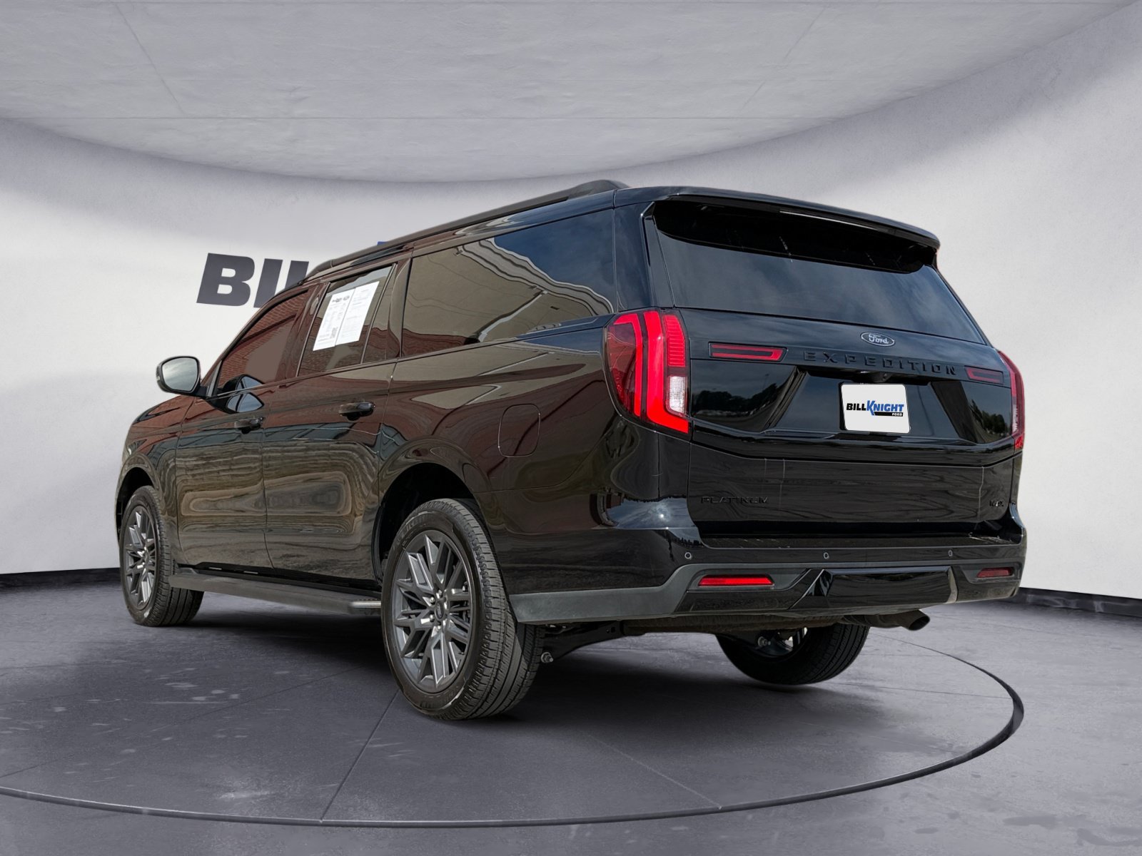 Used 2026 Ford Expedition Max Platinum w/ Stealth Appearance Package AWD/4WD image 3