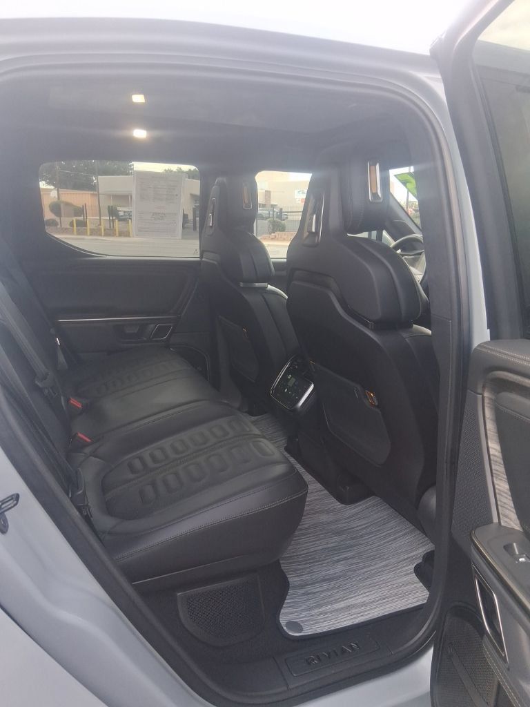 Used 2024 Rivian R1T Adventure Dual AWD/4WD image 12