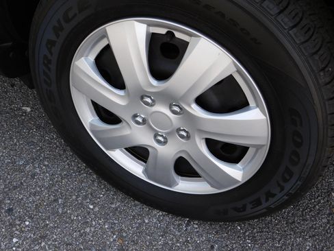Used 2019 Dodge Journey SE FWD image 8