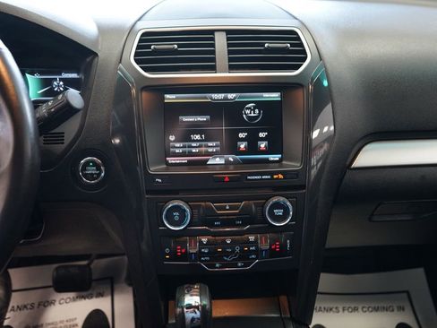 Used 2016 Ford Explorer XLT w/ Equipment Group 202A image 7