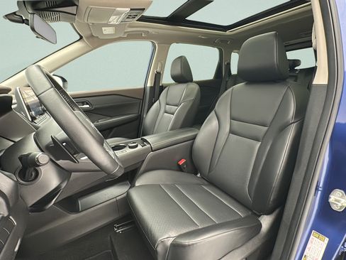 Used 2023 Nissan Rogue SV w/ SV Premium B Package AWD/4WD image 13