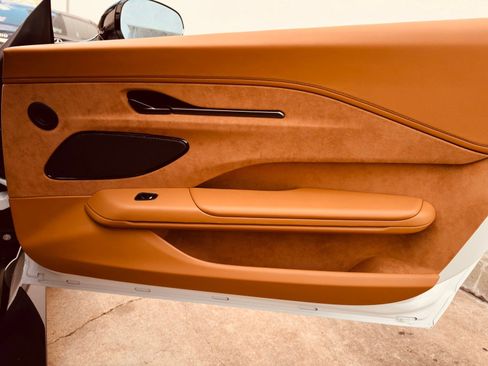 New 2025 Aston Martin V8 Vantage Coupe image 19