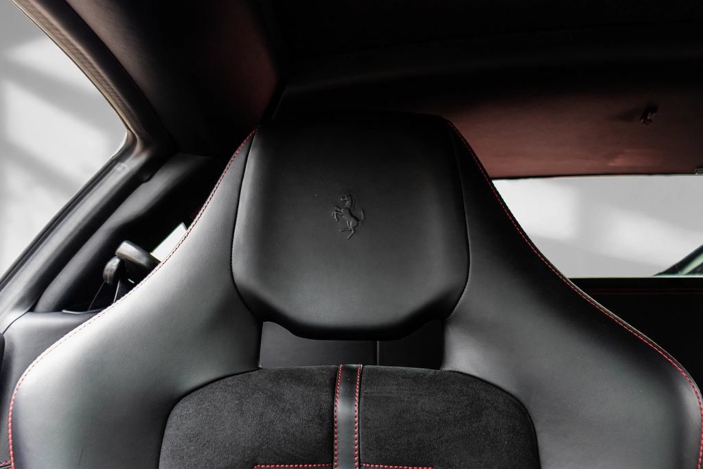 Used 2015 Ferrari 458 Italia Coupe RWD image 56