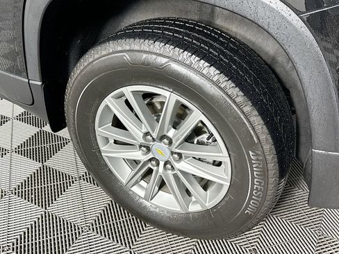 Used 2023 Chevrolet Traverse LT w/ LPO, Cargo Package image 39