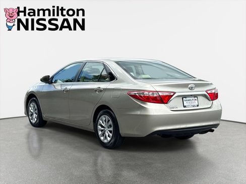 Used 2017 Toyota Camry LE FWD image 4