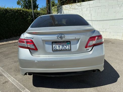 Used 2011 Toyota Camry SE w/ SE Extra-Value Pkg #1 FWD image 9